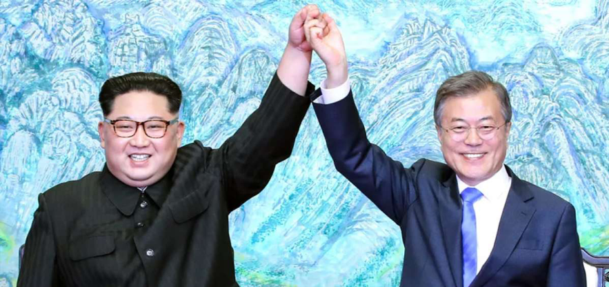 Kim Yong-un y Moon Jae-In durante la cumbre del mes pasado